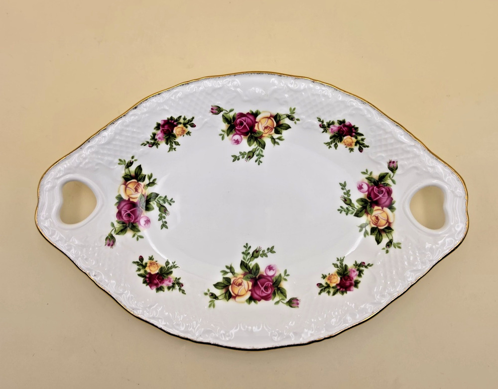 Royal Albert Old Country Roses Victorian Handled Tray with Heart Handles 9 3/8"